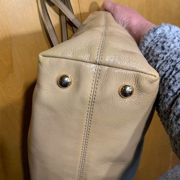 Michael Kors Tan buttery soft patent leather handbag - Picture 5 of 11